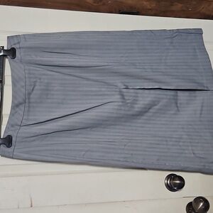 Norton McNaughton Petites: GRAY PENCIL SKIRT: GOOD CONDITION: SIZE 18P